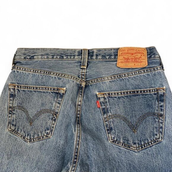 Women's Levi's 501 Straight Leg Jeans - Picture 6 of 6